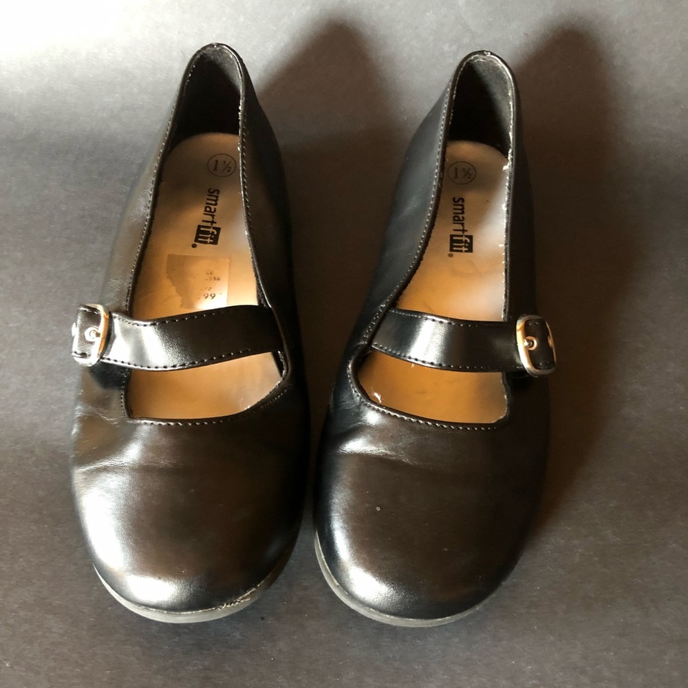 Size 1 1/2 little girl black shoes